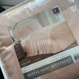 Lush Blush Ruffle Skirt Bedspread & Shams - Full